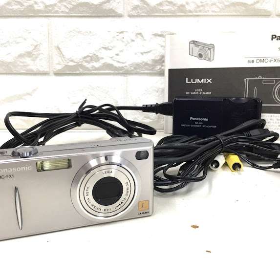 Panasonic パナソニック コンパクトデジタルカメラ LUMIX ルミックス DMC-FX1 デジカメ カメラ 充電器 取扱説明書付きを買い取りました！